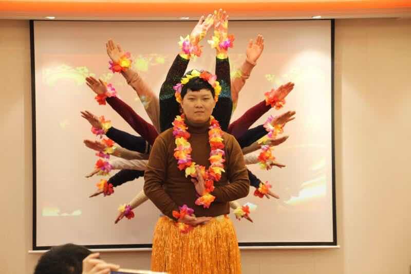 鑄衡年會表演節目“千手觀音” 鑄衡年會表演節目“千手觀音”