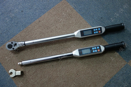 ���@Ť������