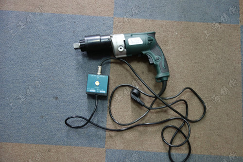 電動定扭力扳手