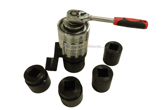 電動(dòng)扳手扭緊鋼管扣件螺帽