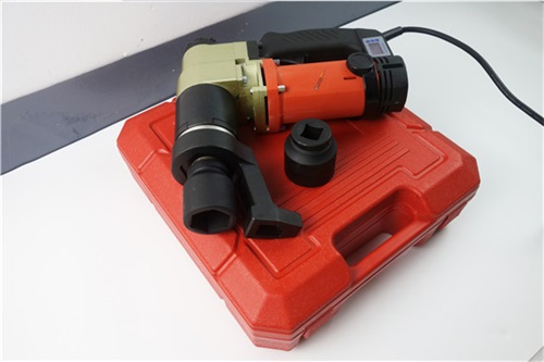 架子工緊固螺栓的電動扳手