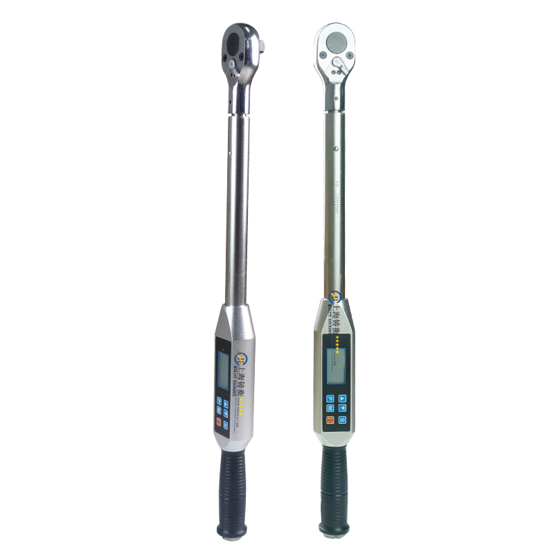 數顯扭力扳手 (棘輪頭)用于旋轉置于狹窄或難于接近的位置的螺栓或螺母