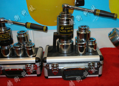 扭矩扳手倍增器